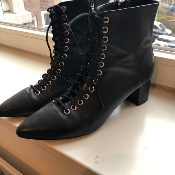 Beautiful black leather archive shoes booties - Picture 3 of 6